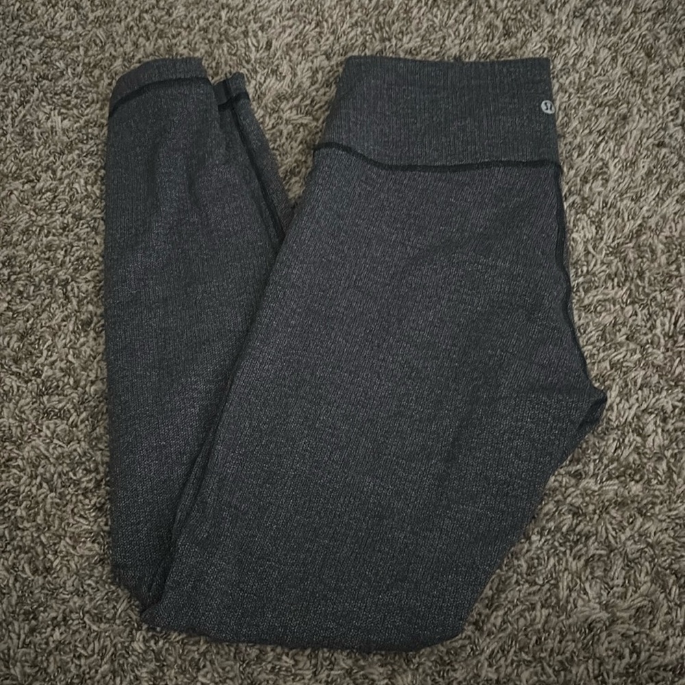 Lululemon Wunder Under HR Tight 28"
Variegated Knit Jacquard Black Dark Slate